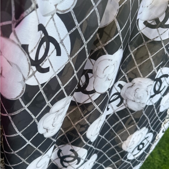 CHANEL Monochrome Floral Scarf - Picture 4 of 5